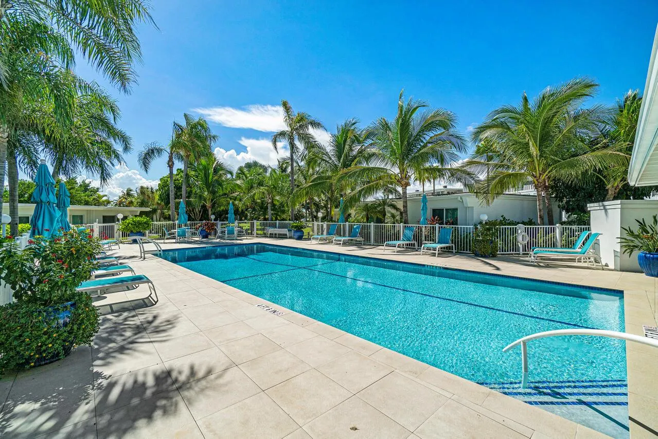 1212 Hillsboro Mile, #10