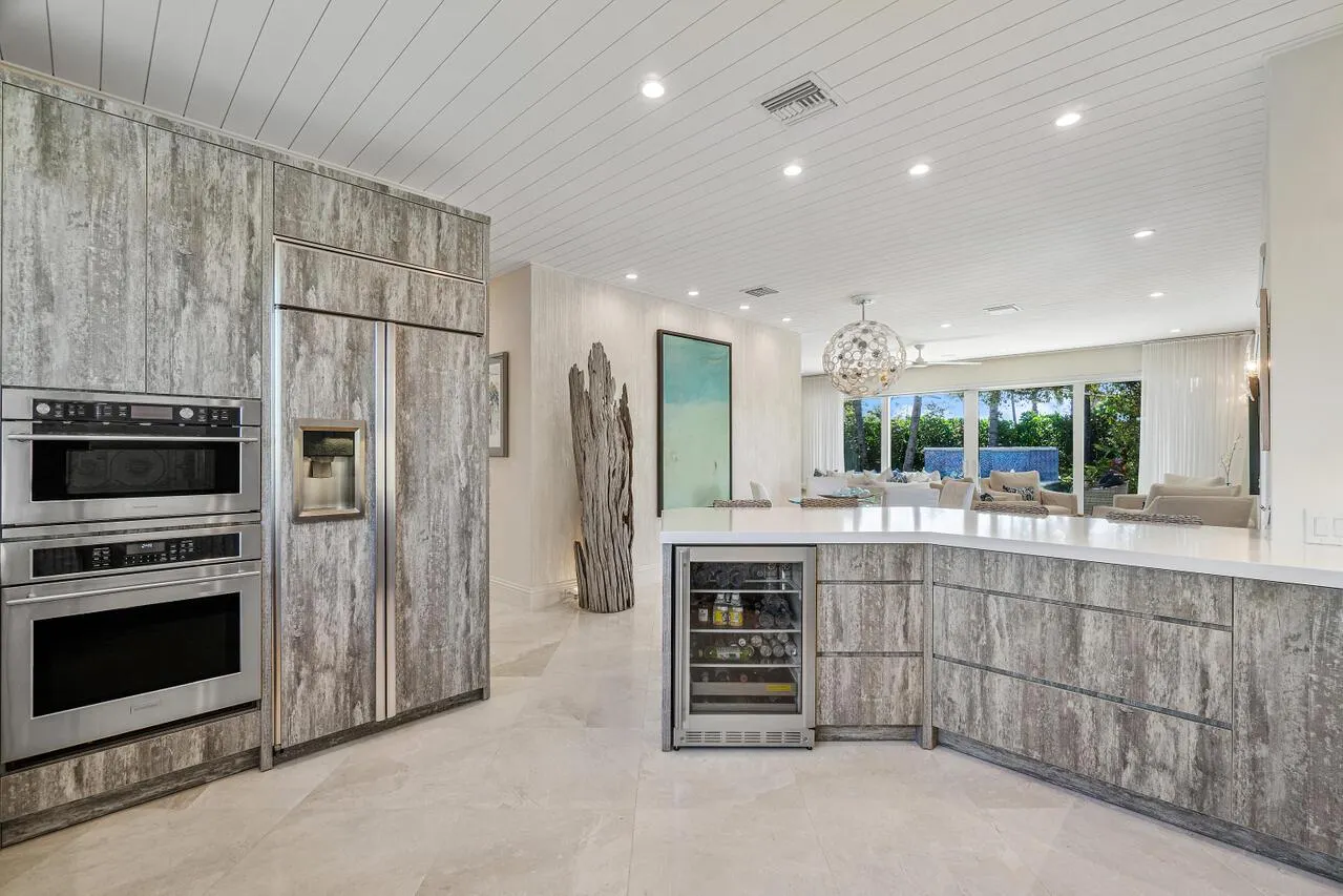 1212 Hillsboro Mile, #10