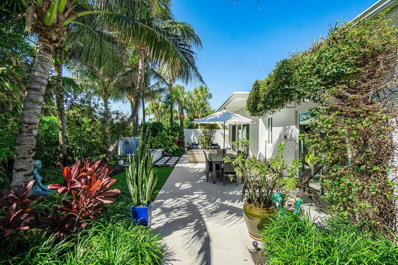 1212 Hillsboro Mile, #10