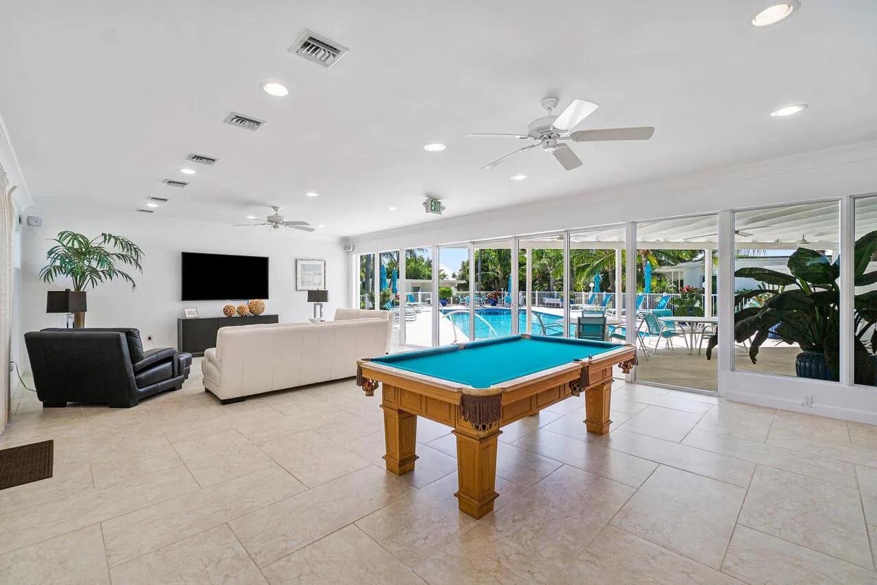 1212 Hillsboro Mile, #10