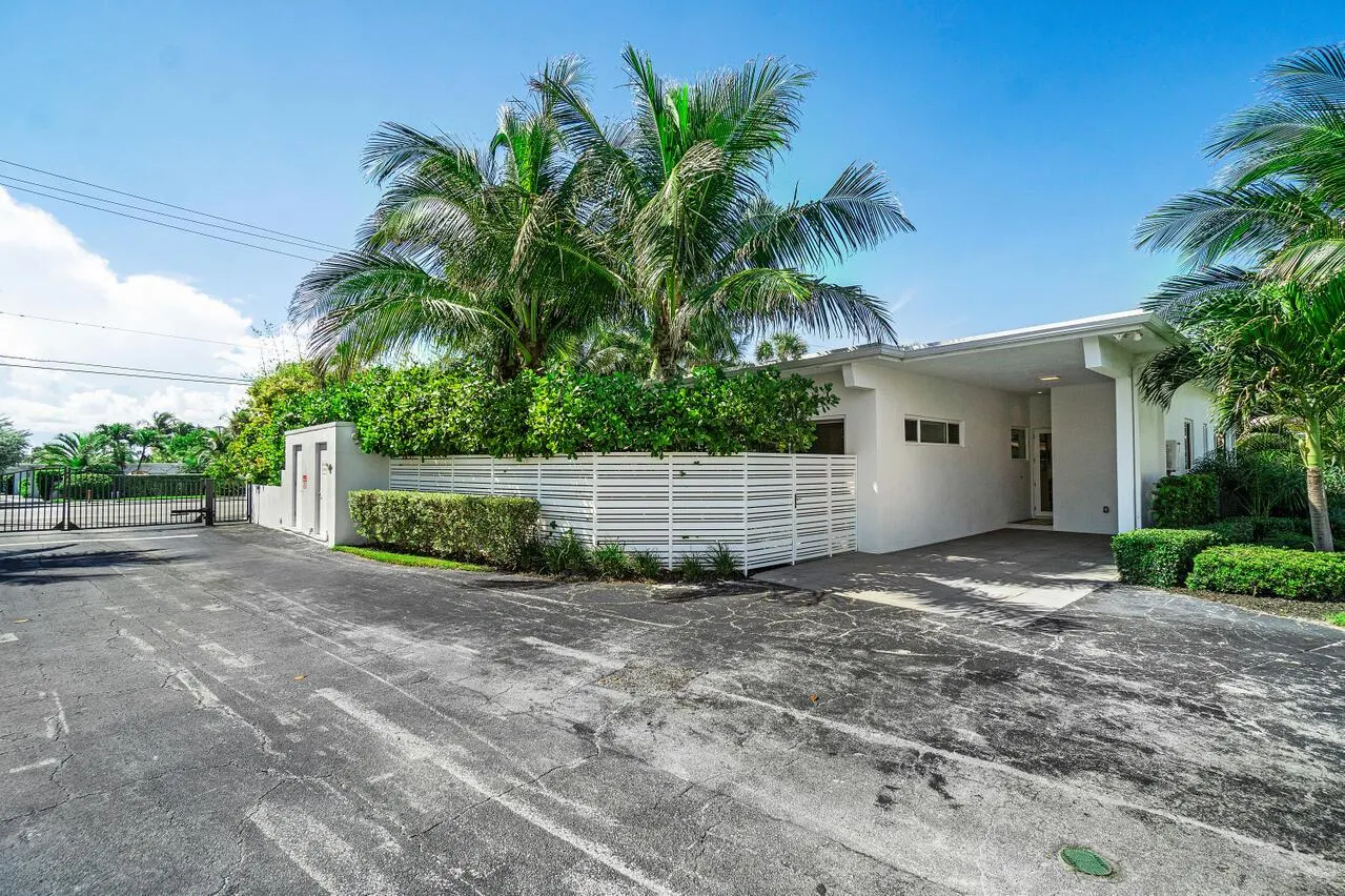 1212 Hillsboro Mile, #10
