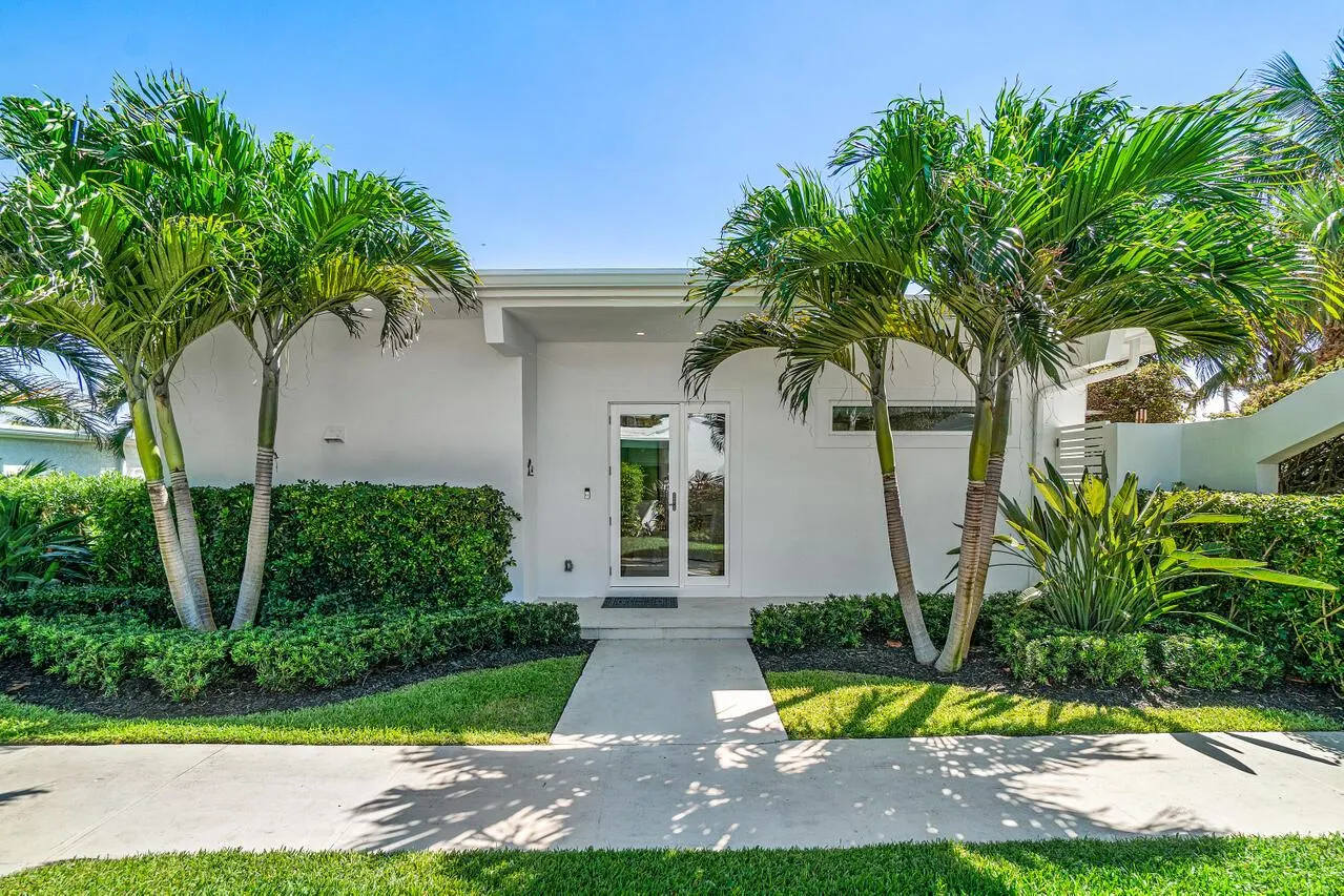 1212 Hillsboro Mile, #10
