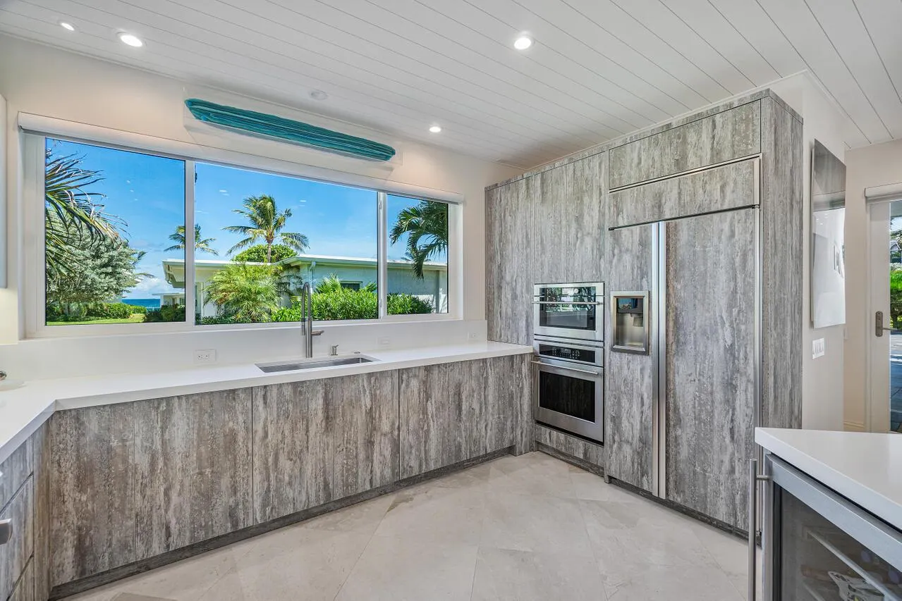 1212 Hillsboro Mile, #10