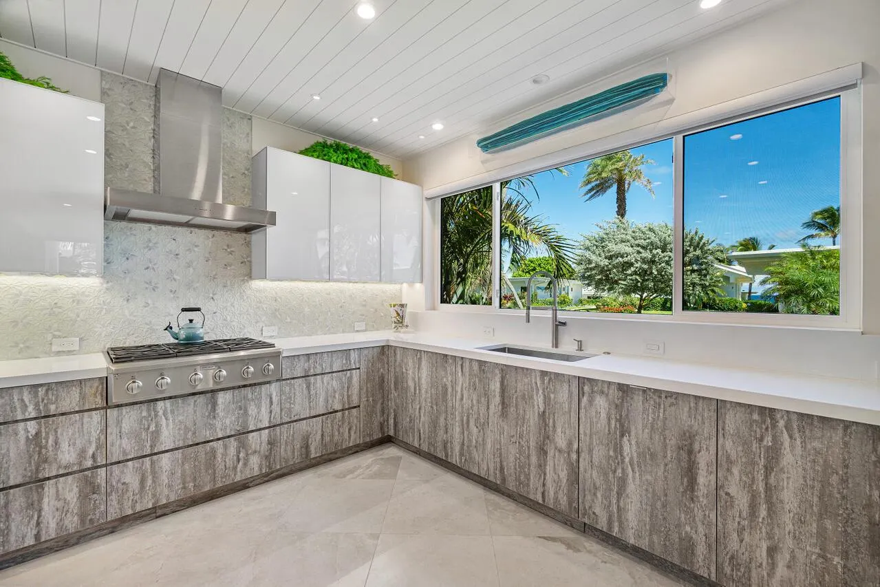 1212 Hillsboro Mile, #10