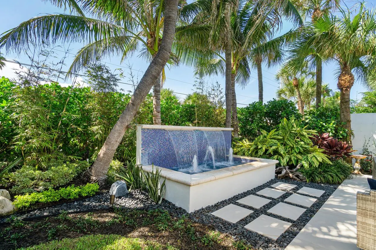 1212 Hillsboro Mile, #10