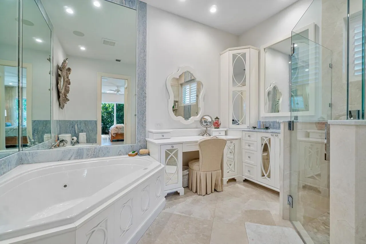 1212 Hillsboro Mile, #10