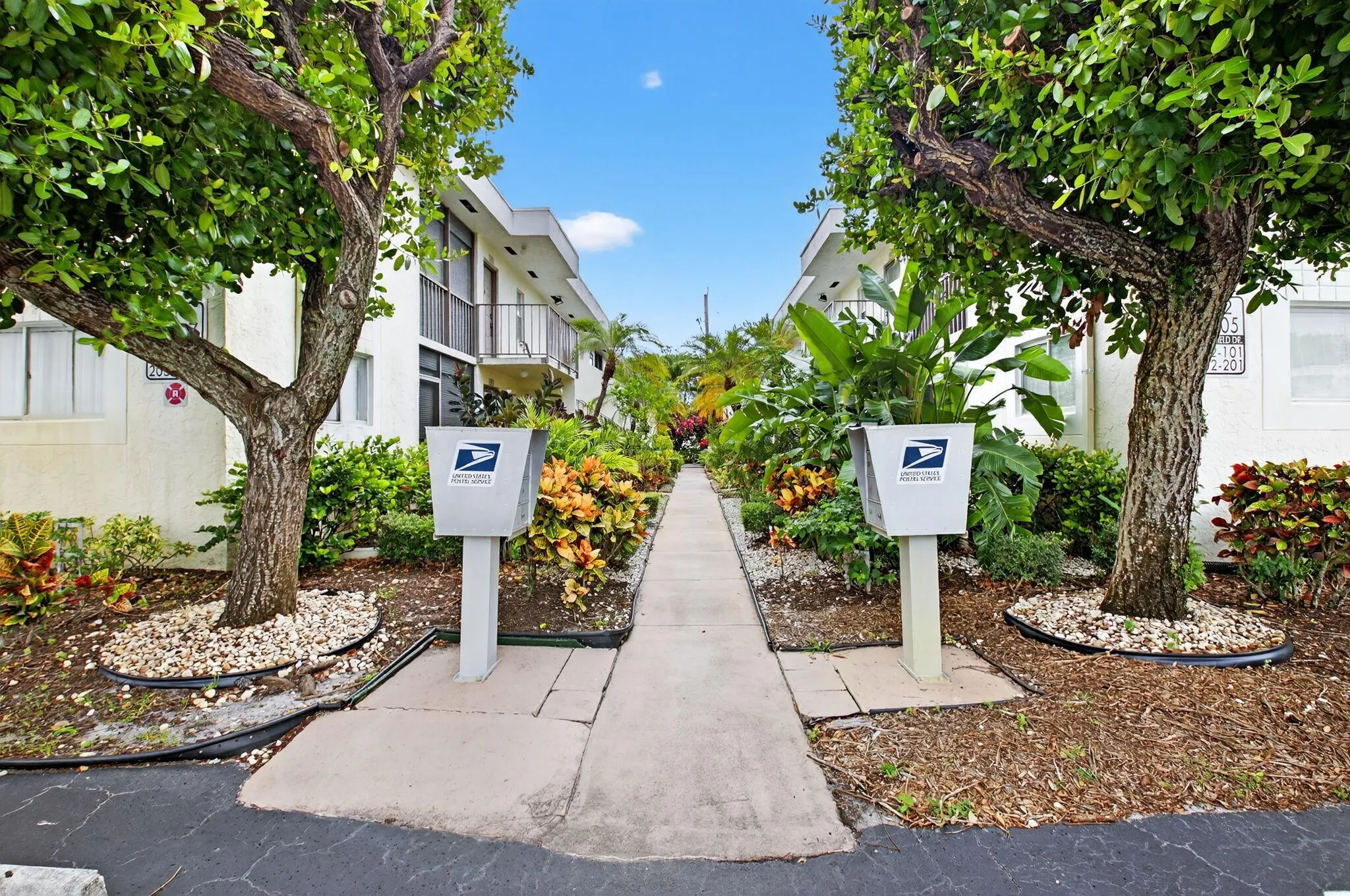 14905 Wedgefield Drive, #201