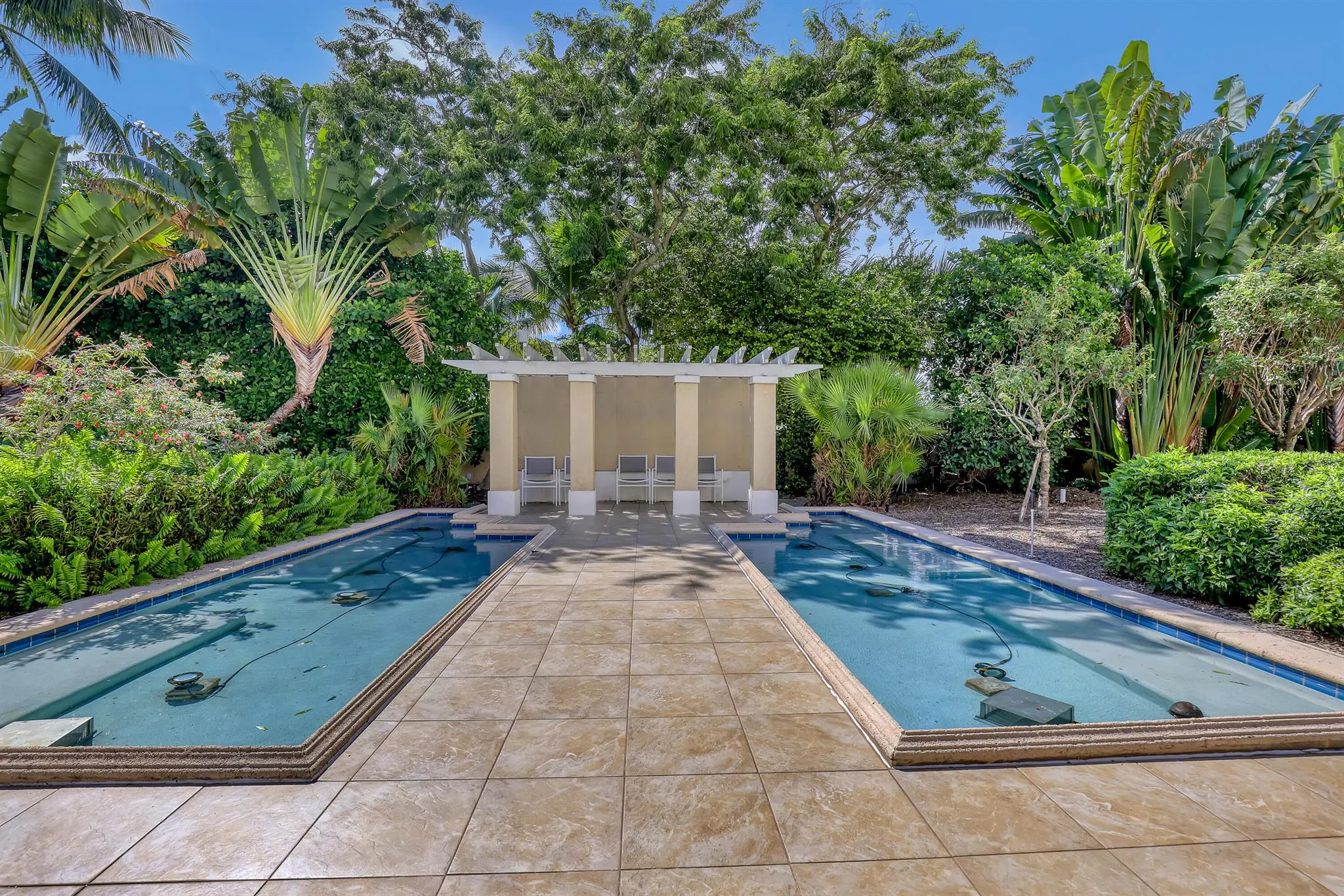 610 Clematis Street, #618