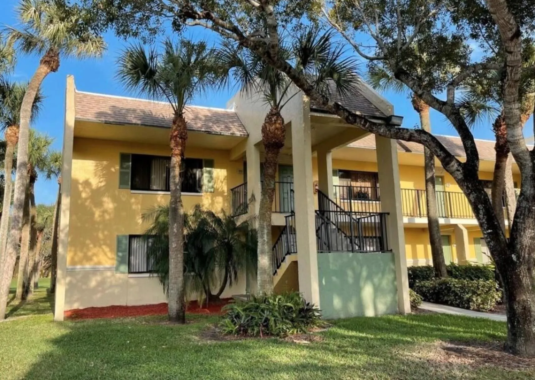 901 Meadows Circle, #901