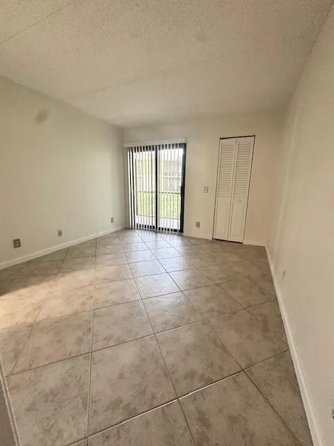 901 Meadows Circle, #901