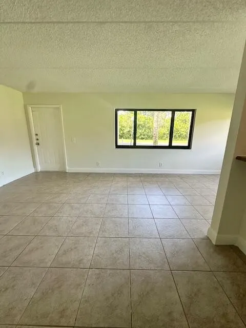 901 Meadows Circle, #901