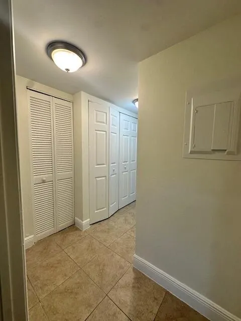 901 Meadows Circle, #901