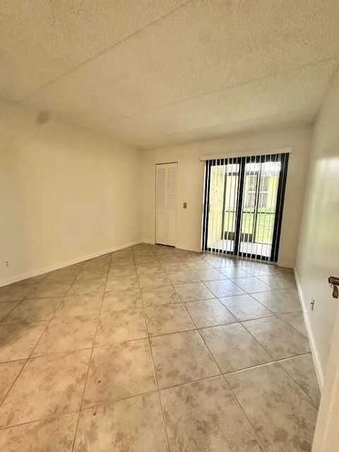 901 Meadows Circle, #901