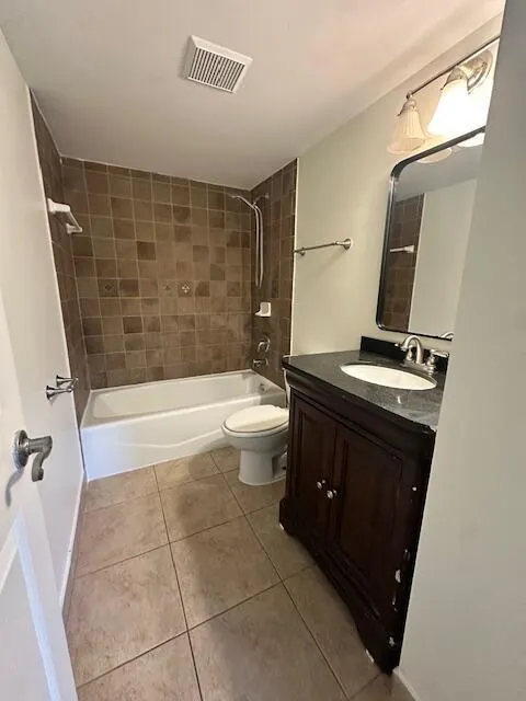 901 Meadows Circle, #901