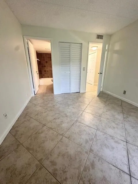 901 Meadows Circle, #901