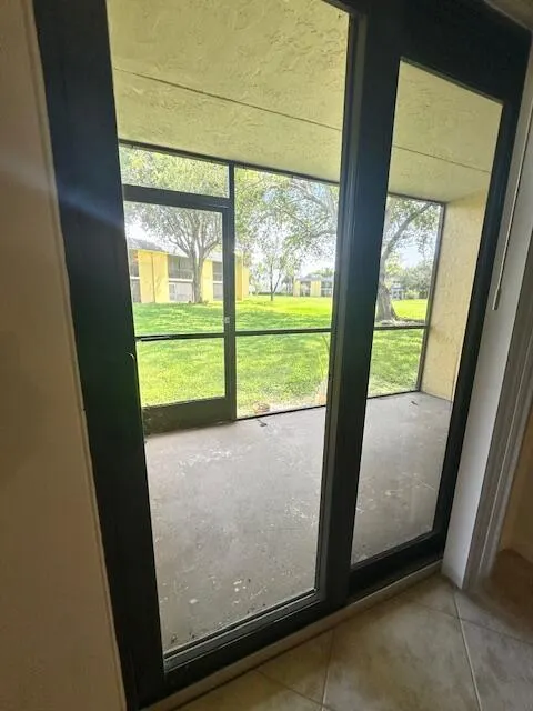 901 Meadows Circle, #901