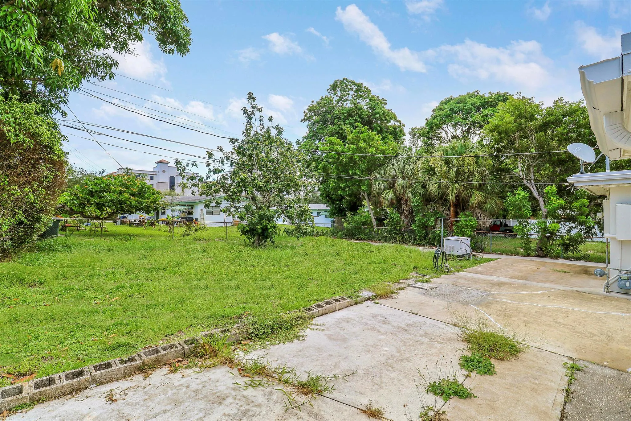 391 SW 2nd Street