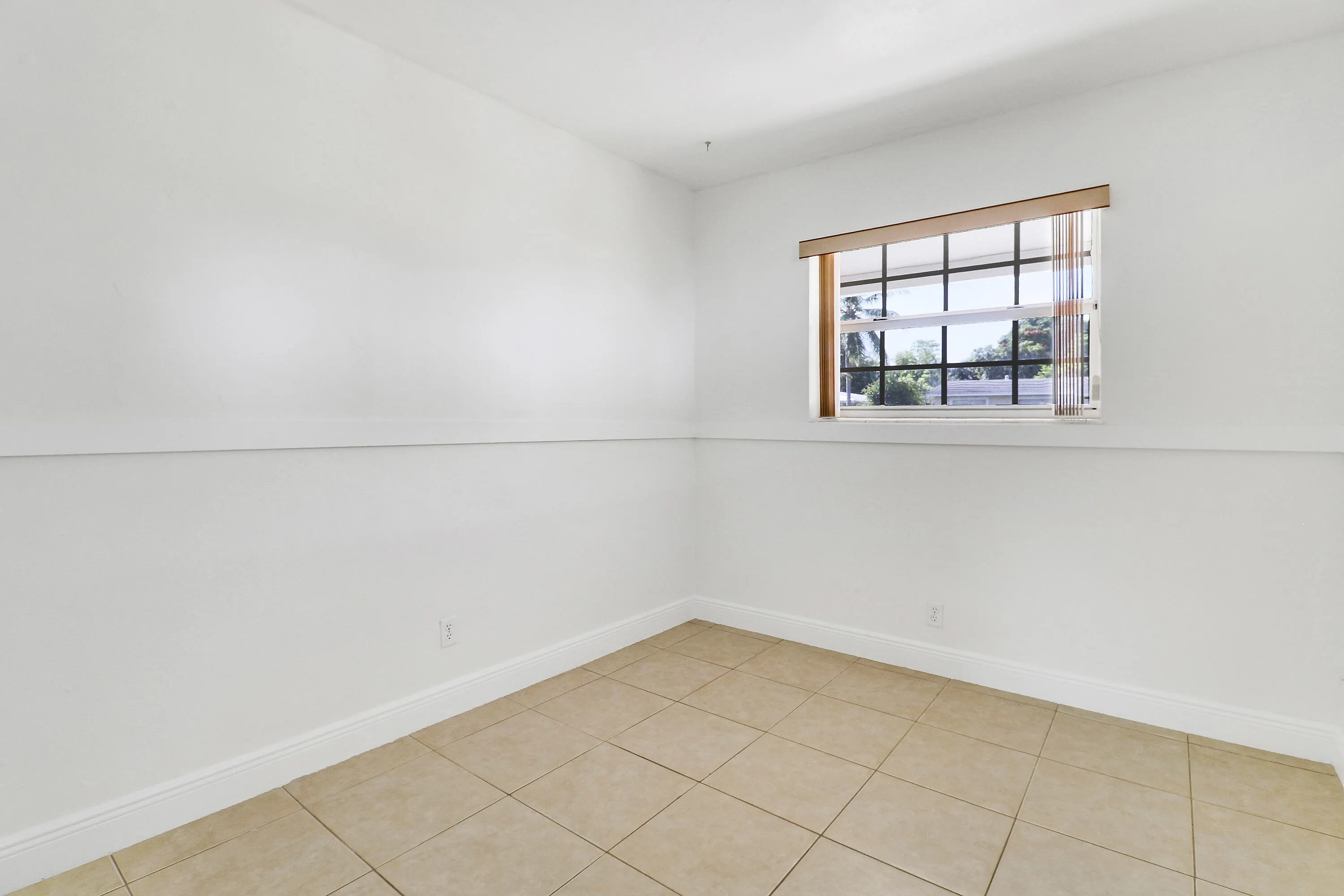 391 SW 2nd Street