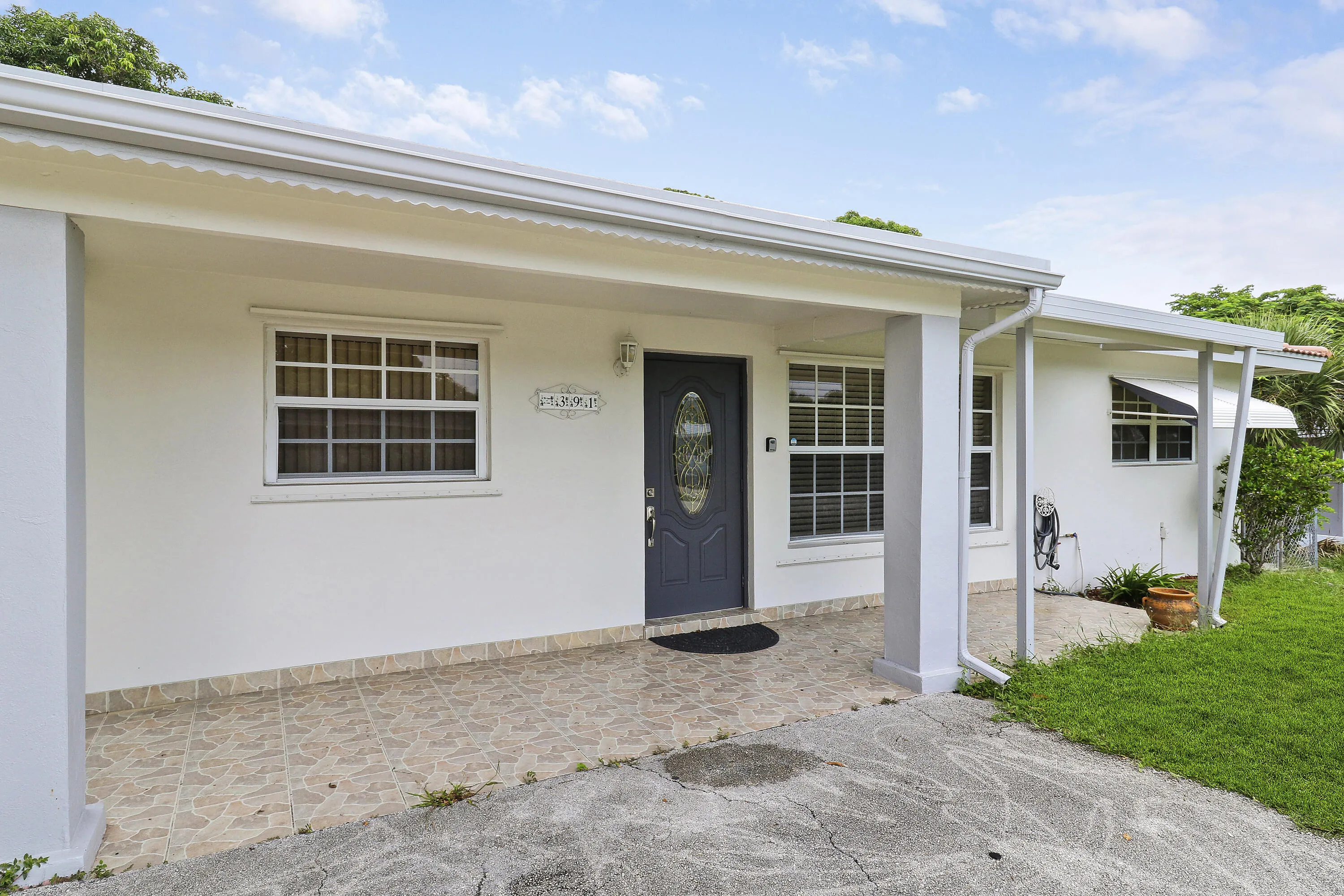 391 SW 2nd Street