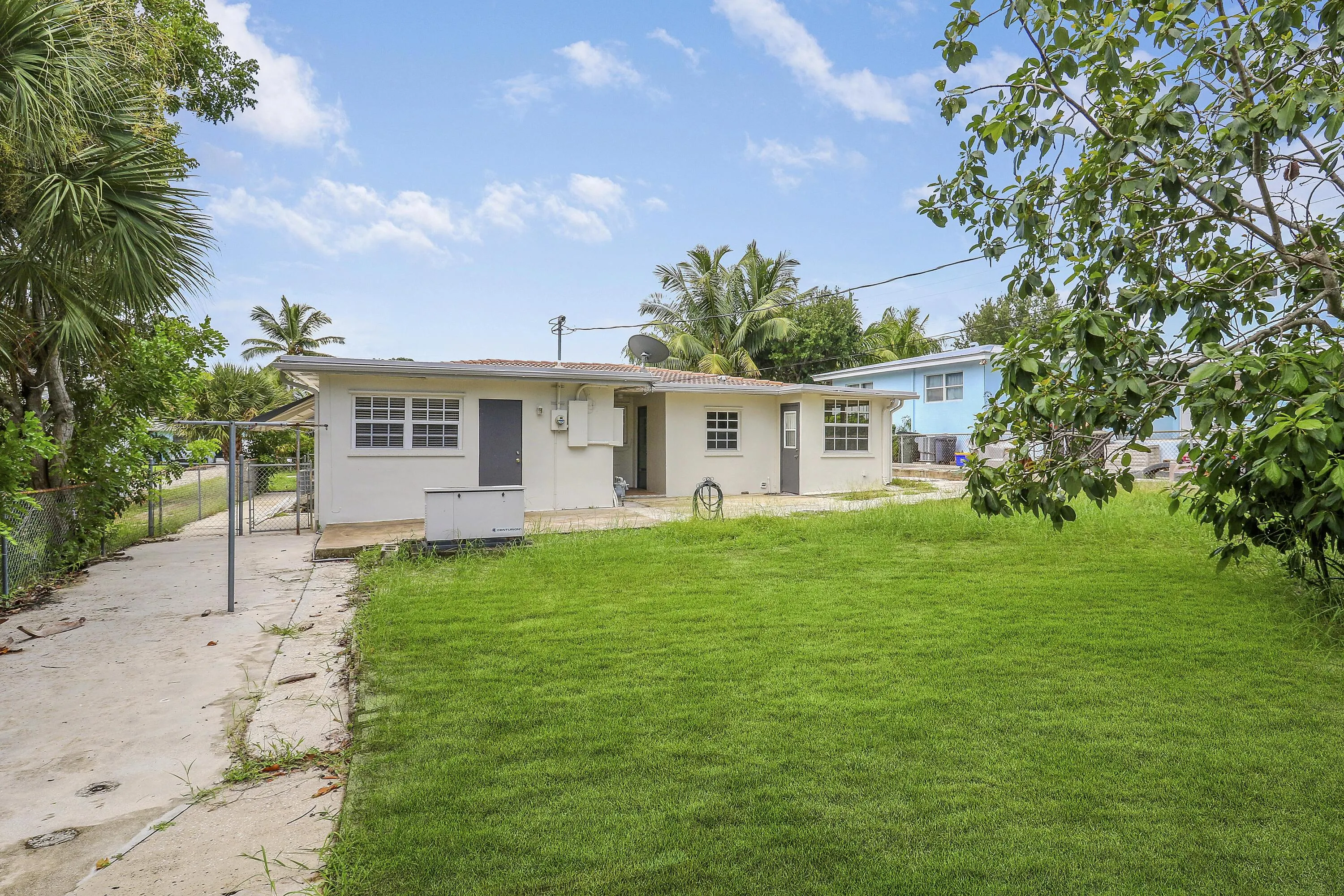 391 SW 2nd Street