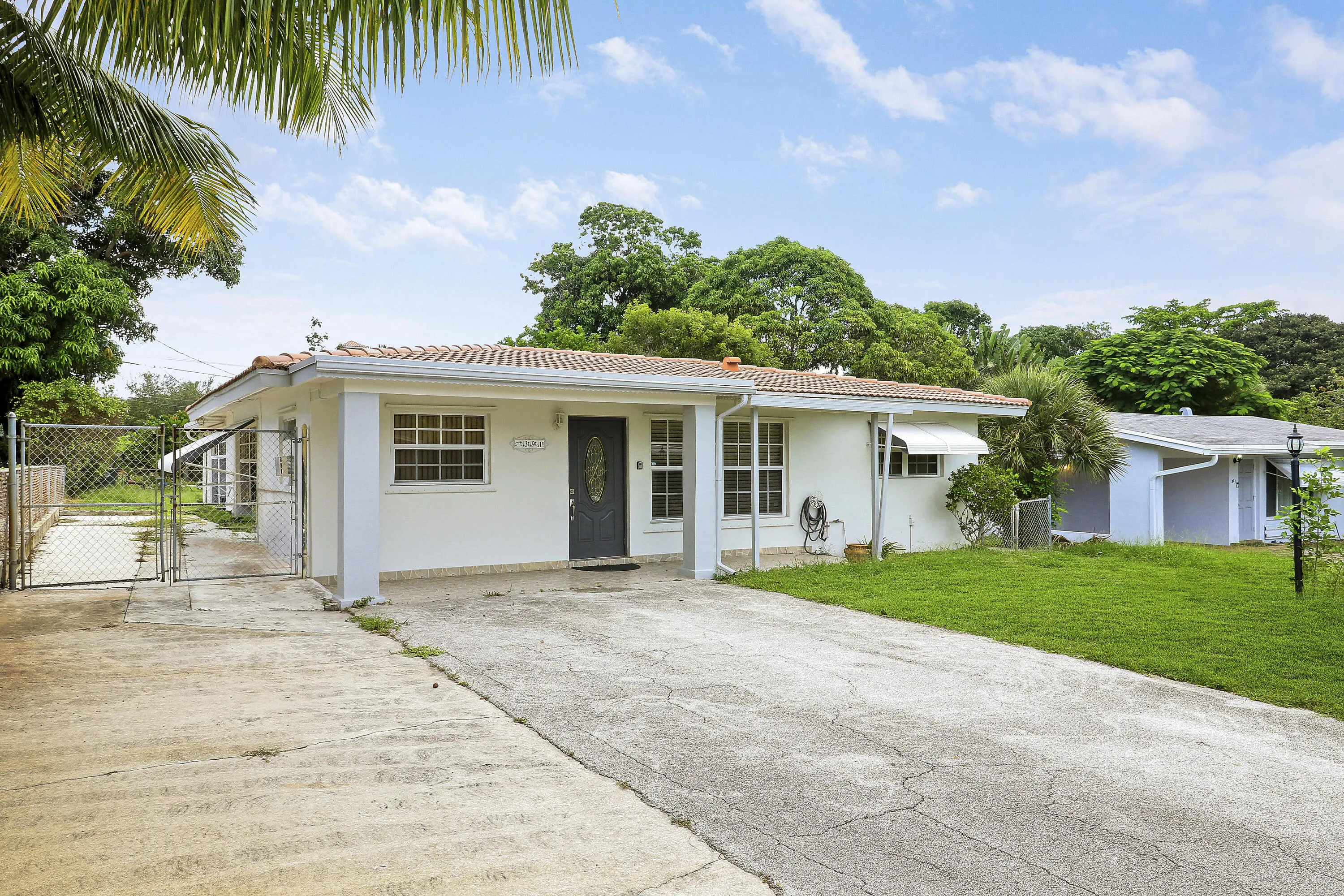 391 SW 2nd Street