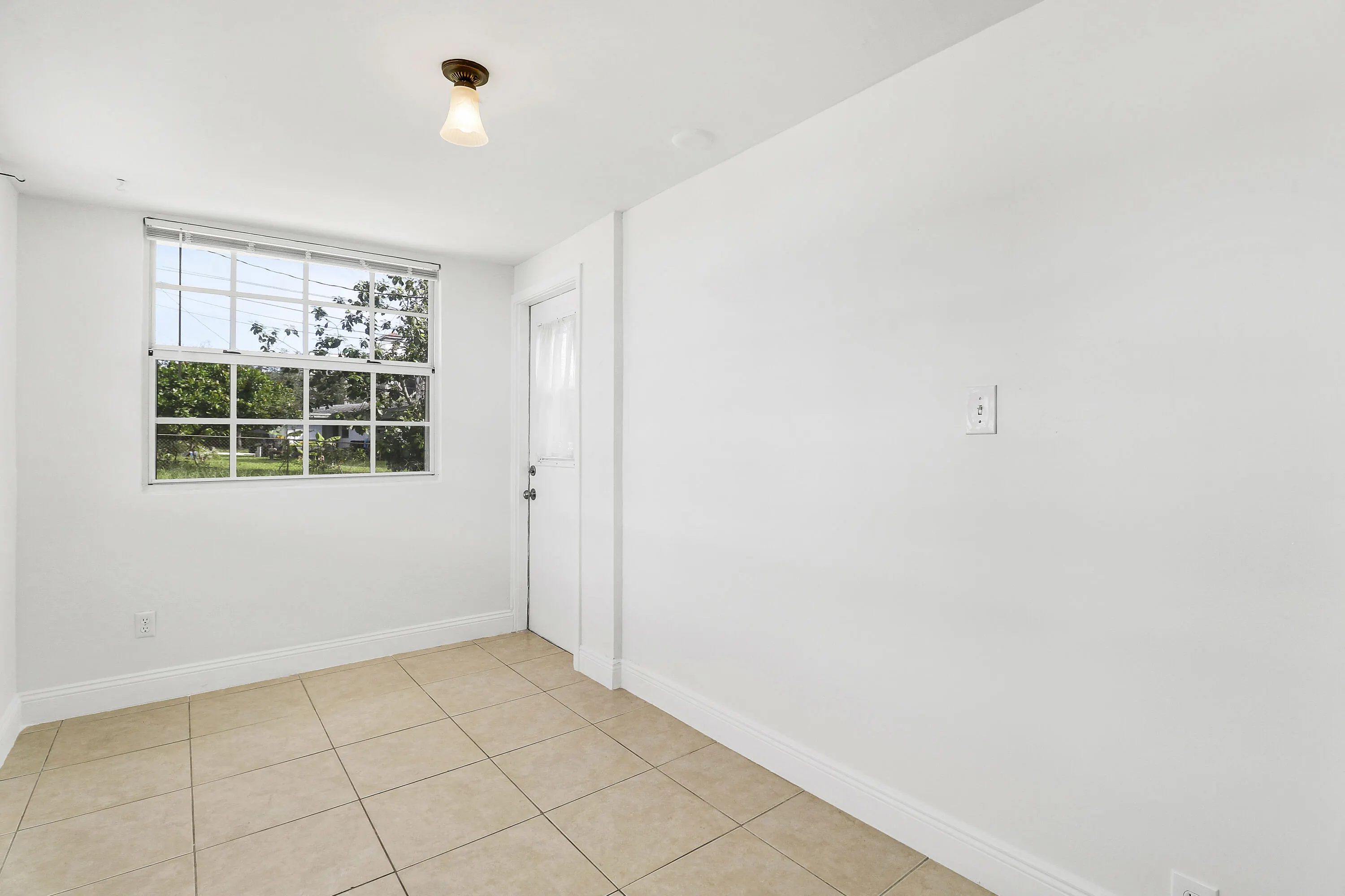 391 SW 2nd Street