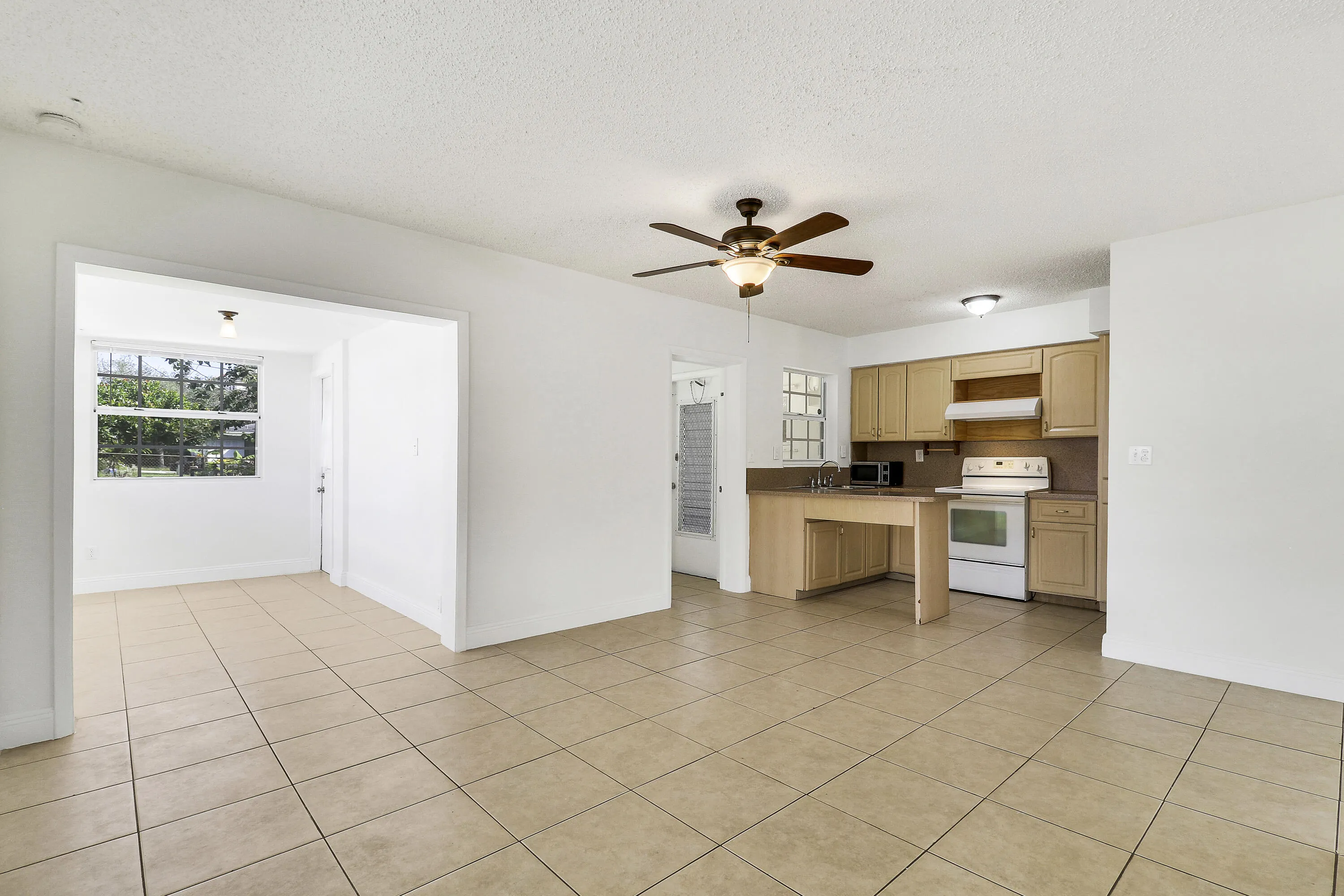 391 SW 2nd Street