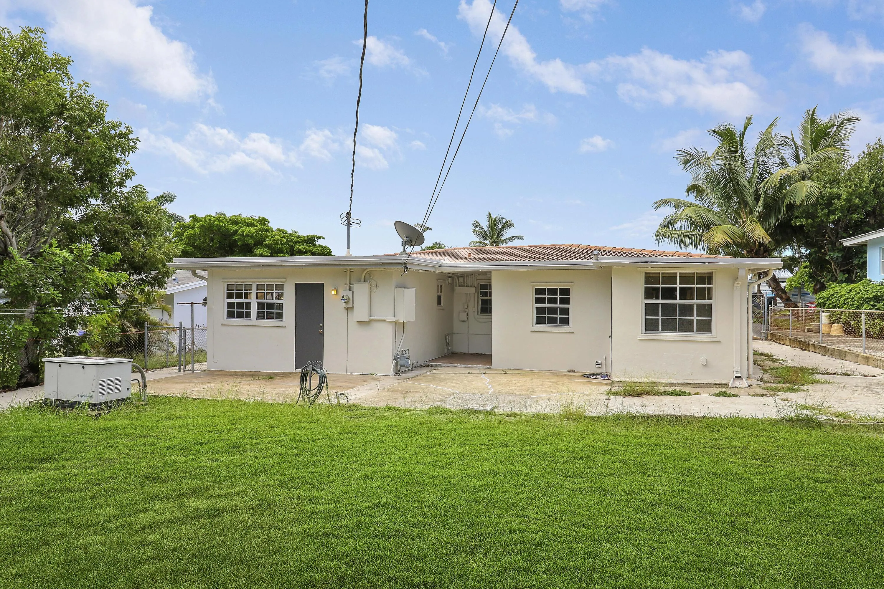391 SW 2nd Street