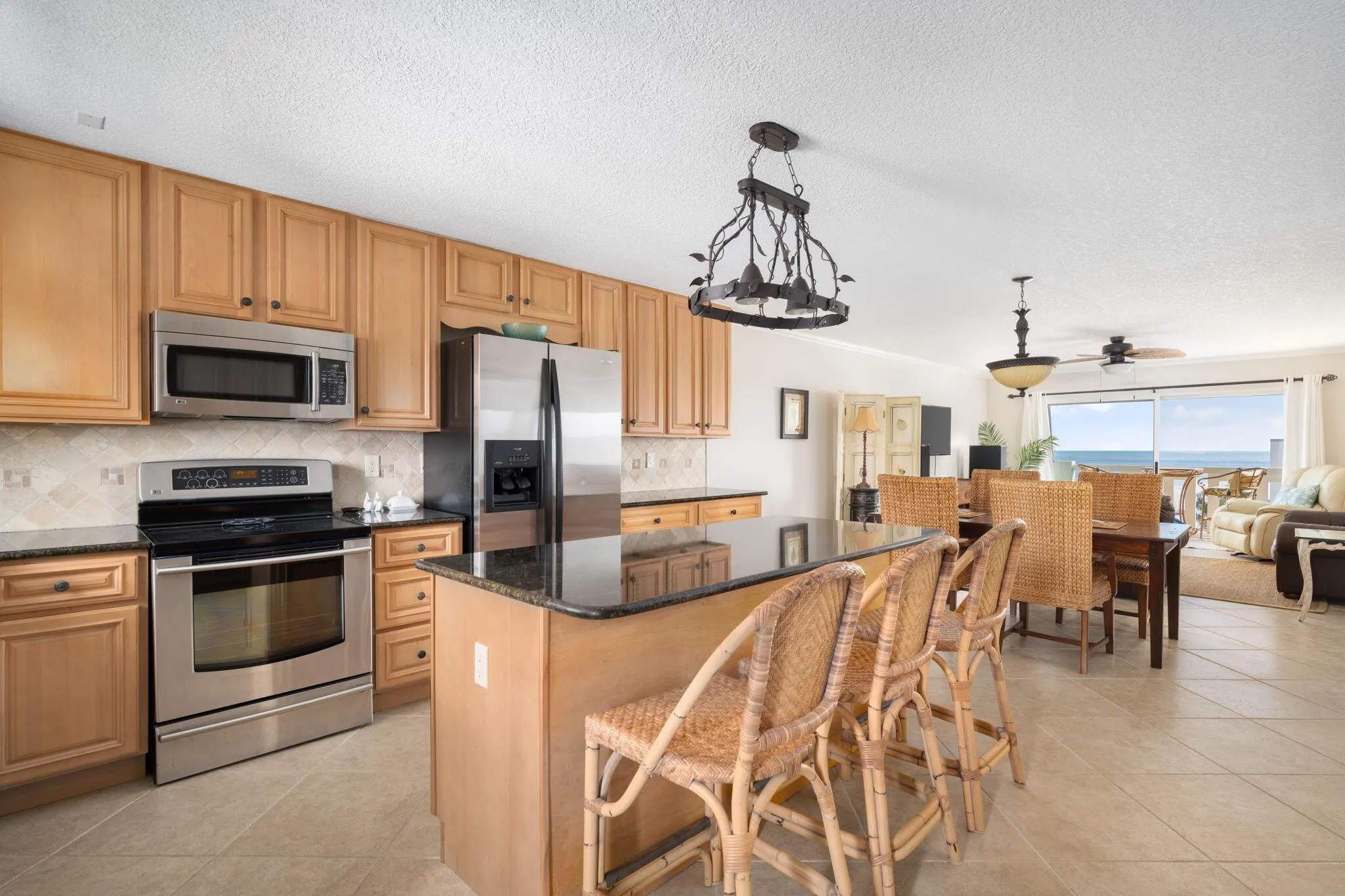 4049 Ocean Drive, #505