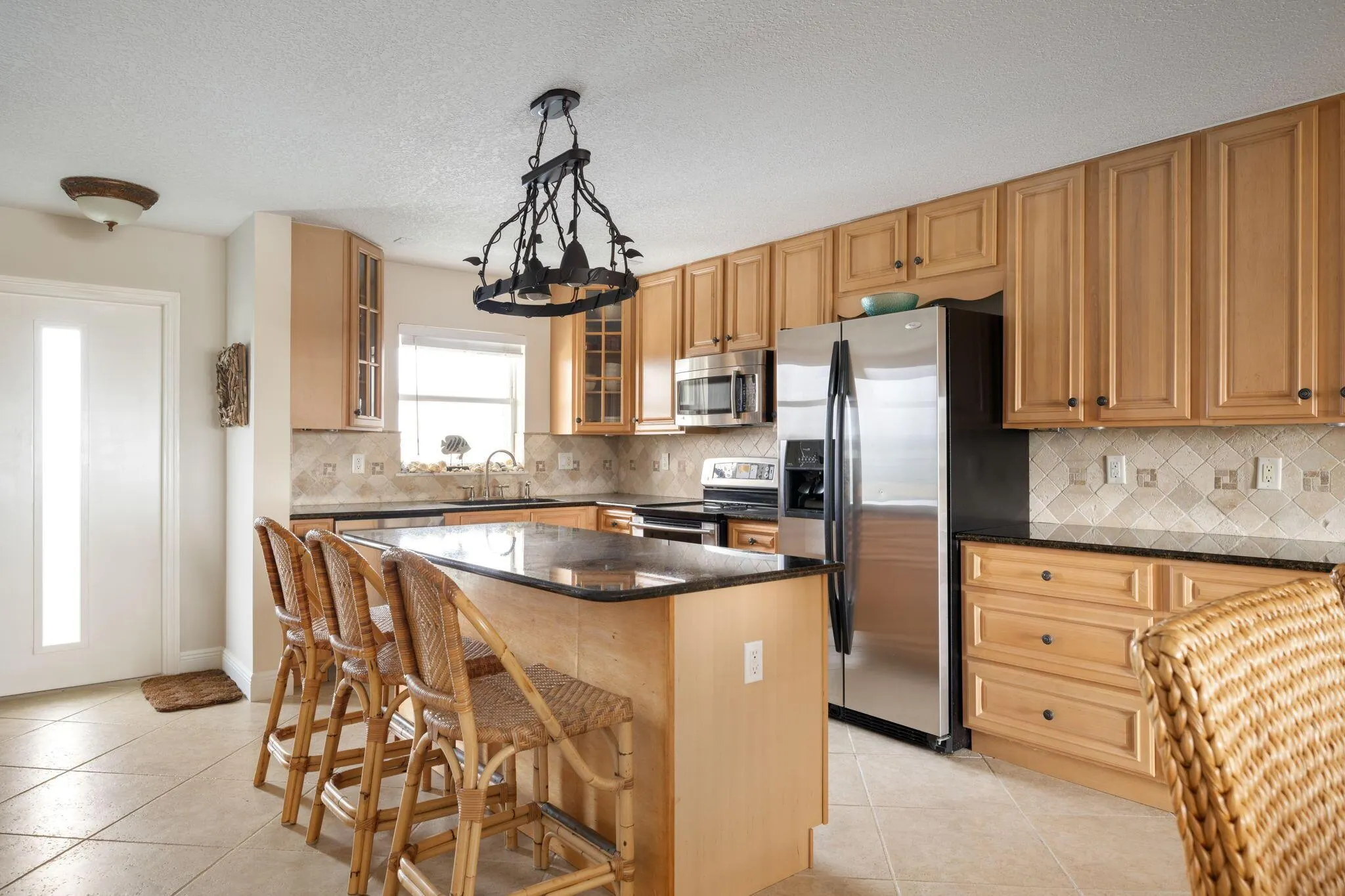 4049 Ocean Drive, #505