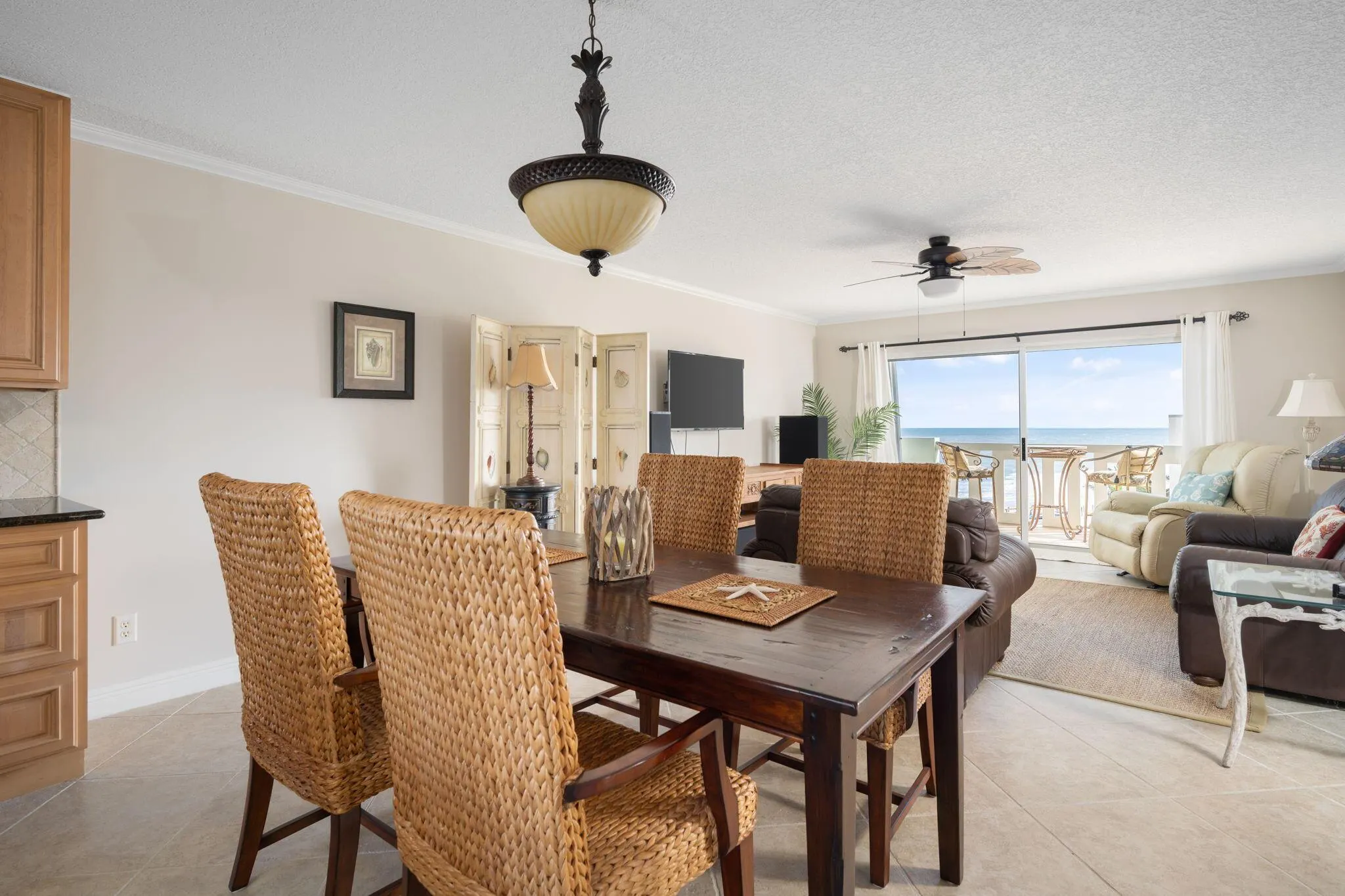 4049 Ocean Drive, #505