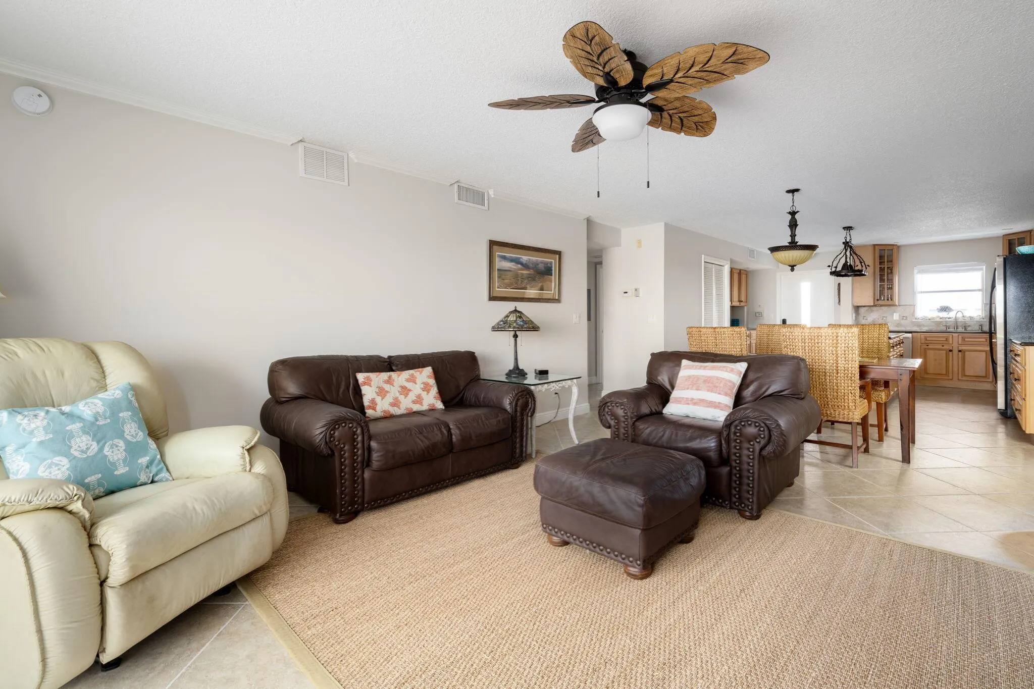 4049 Ocean Drive, #505