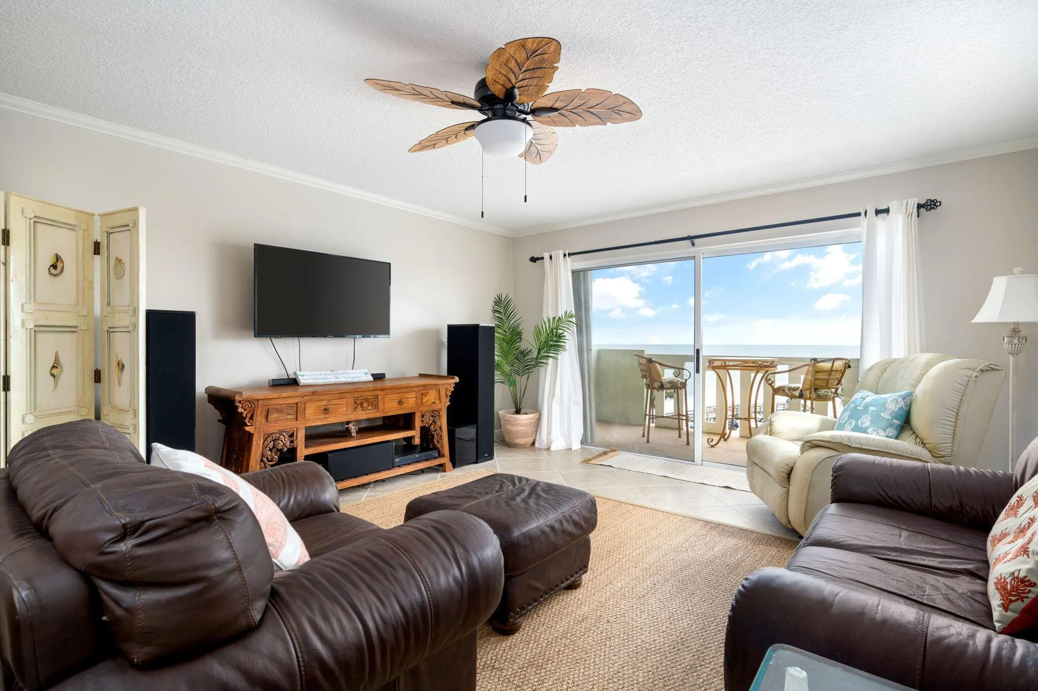 4049 Ocean Drive, #505