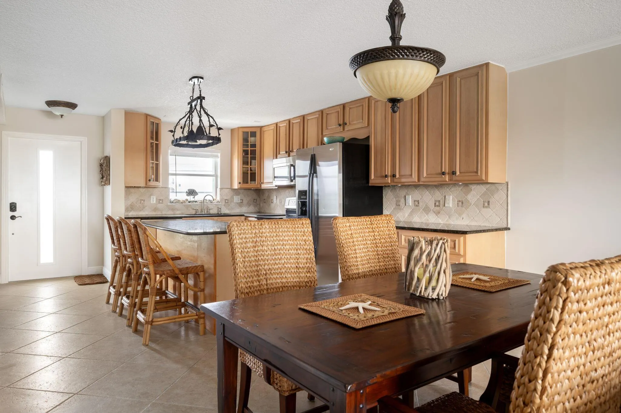 4049 Ocean Drive, #505