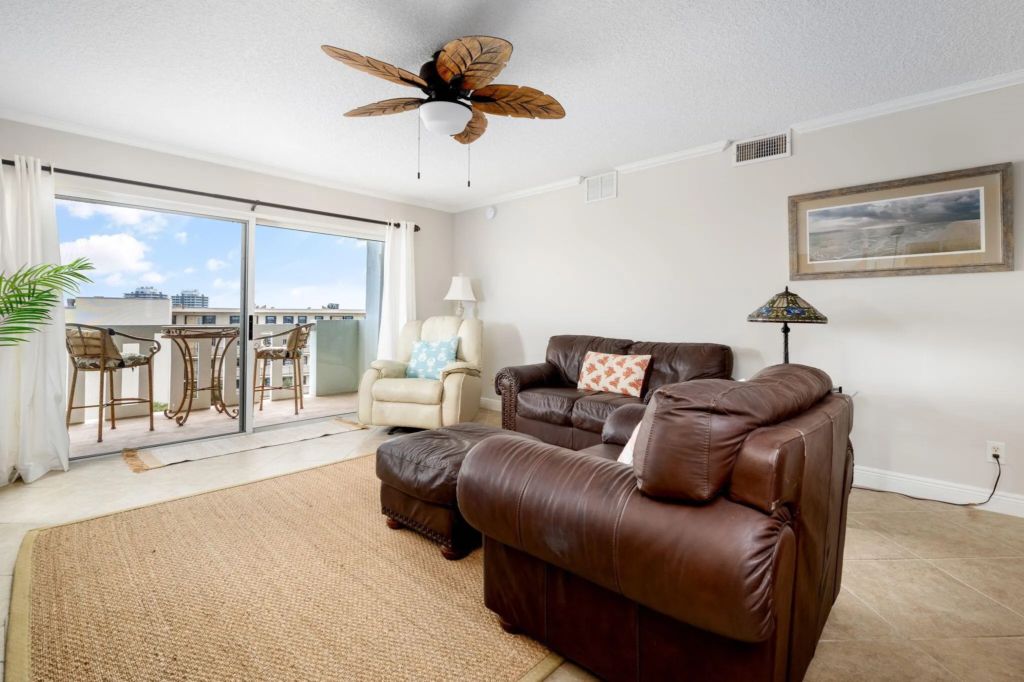4049 Ocean Drive, #505