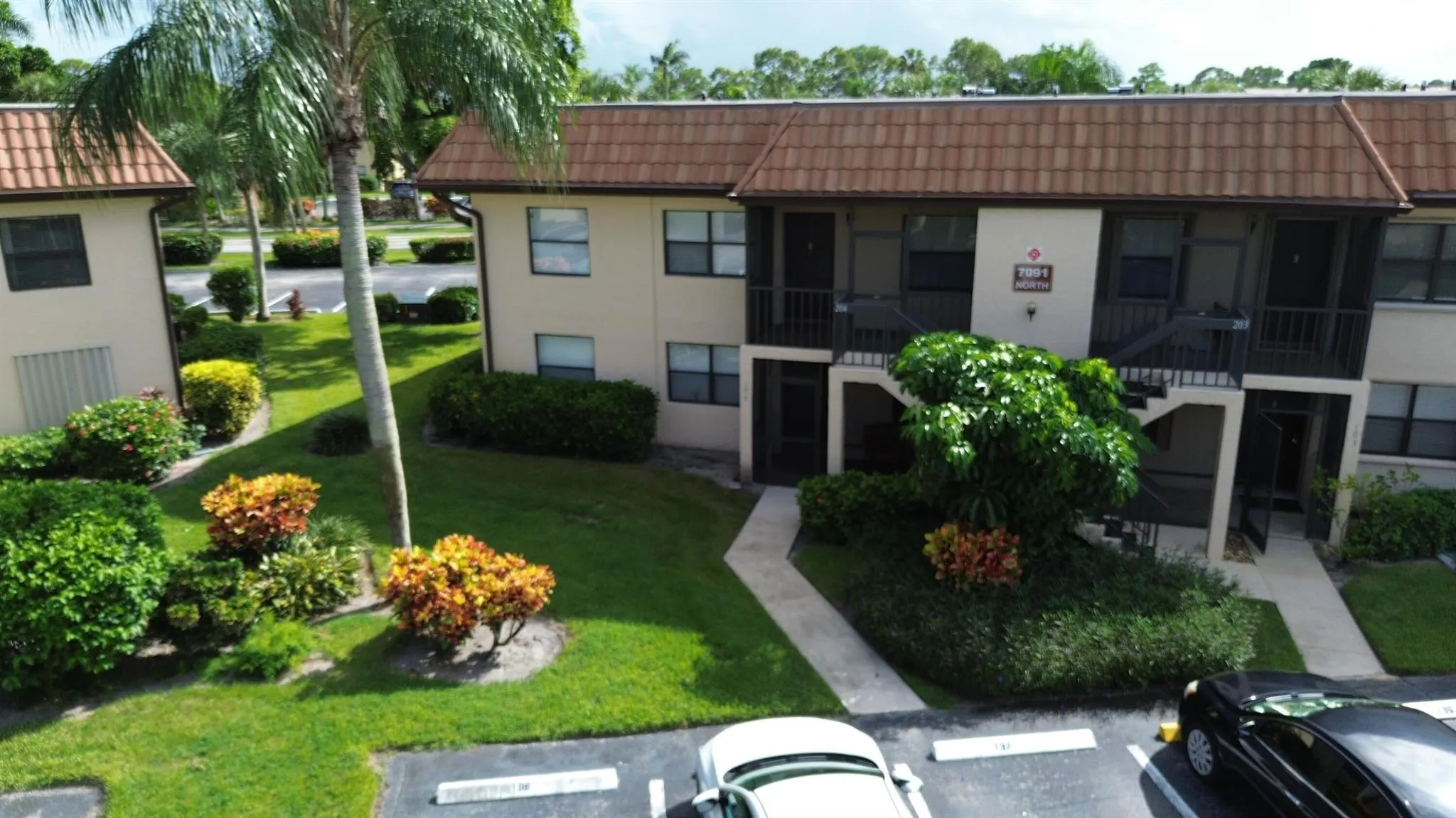 7091 Golf Colony Court, #104