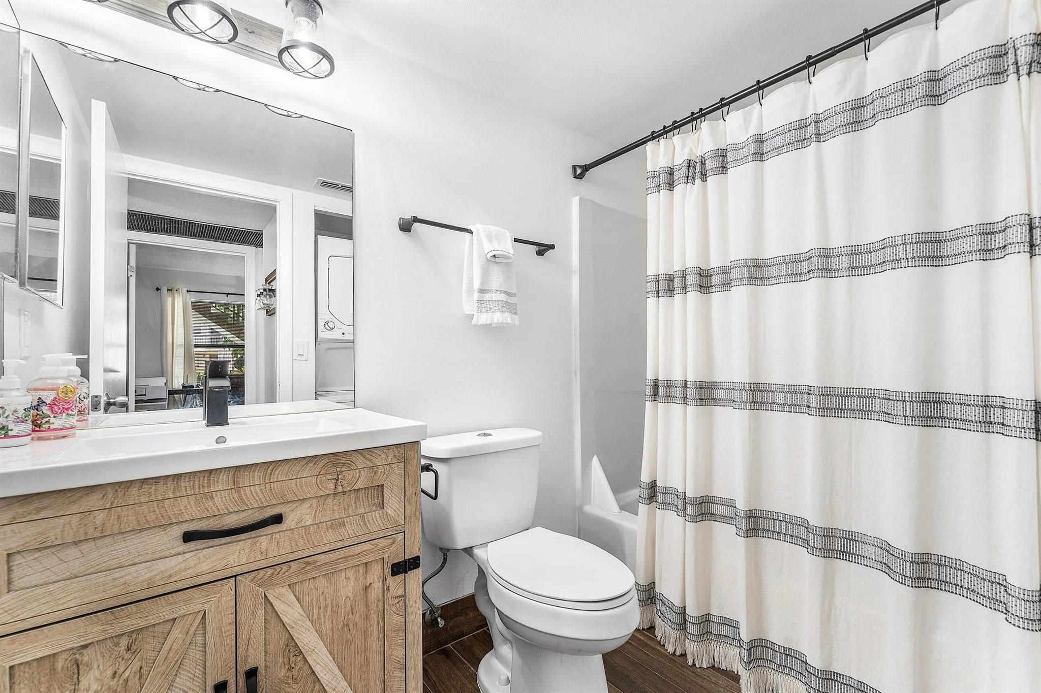 7091 Golf Colony Court, #104