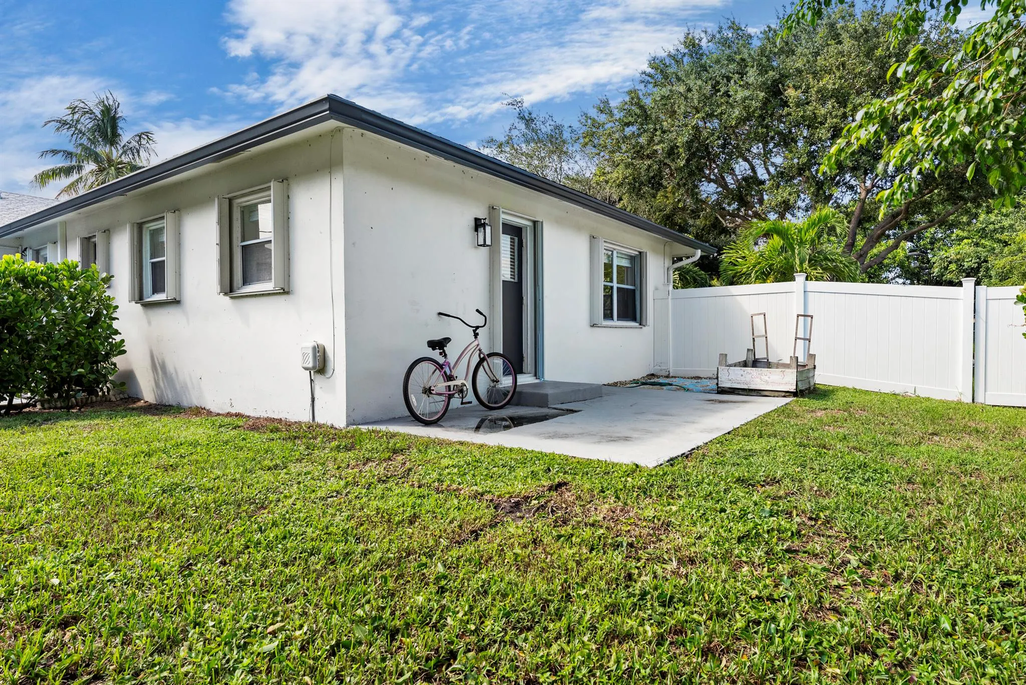 632 Allen Avenue, #1
