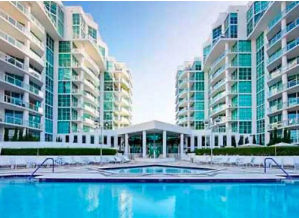3131 NE 188th Street, #2-705