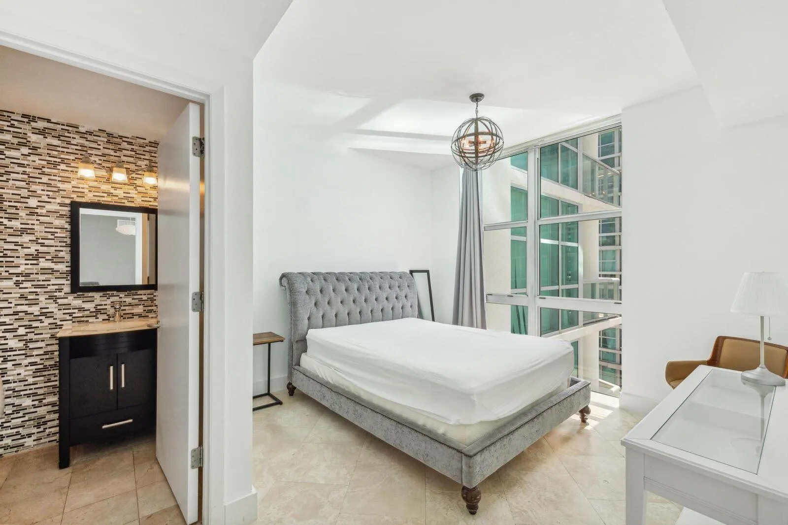 3131 NE 188th Street, #2-705