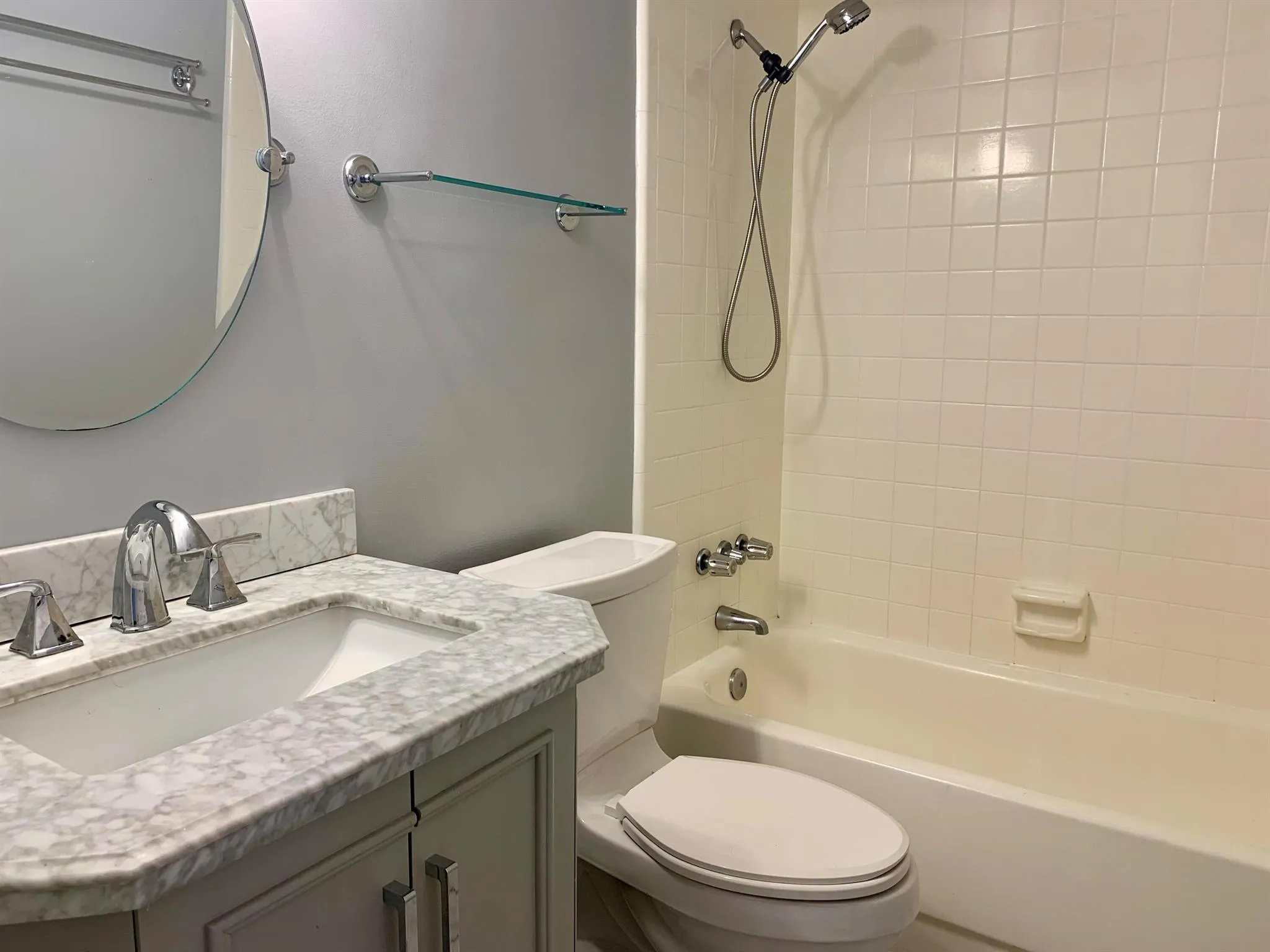 912 Pine Drive, #204