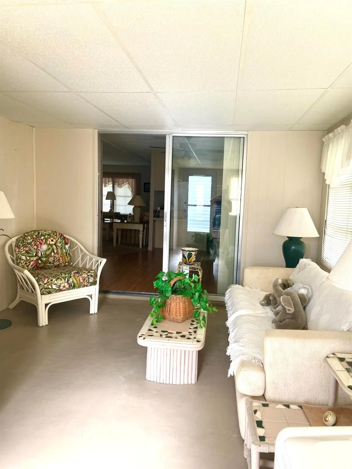 8 Florencia Ln