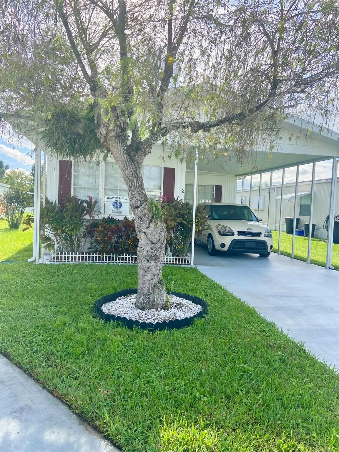 8 Florencia Ln