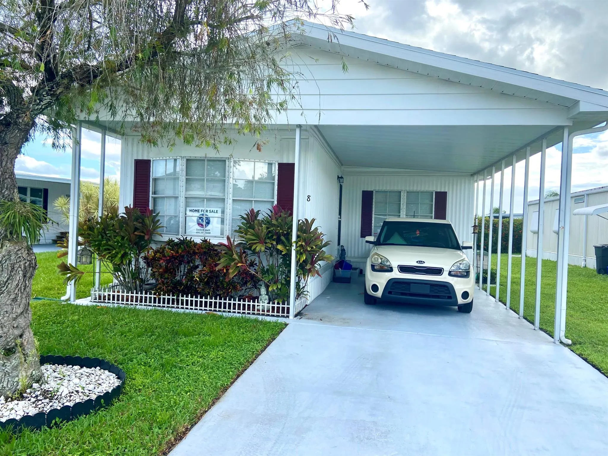 8 Florencia Ln