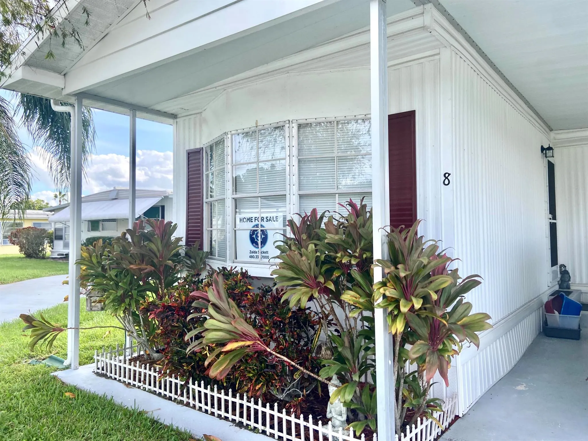 8 Florencia Ln