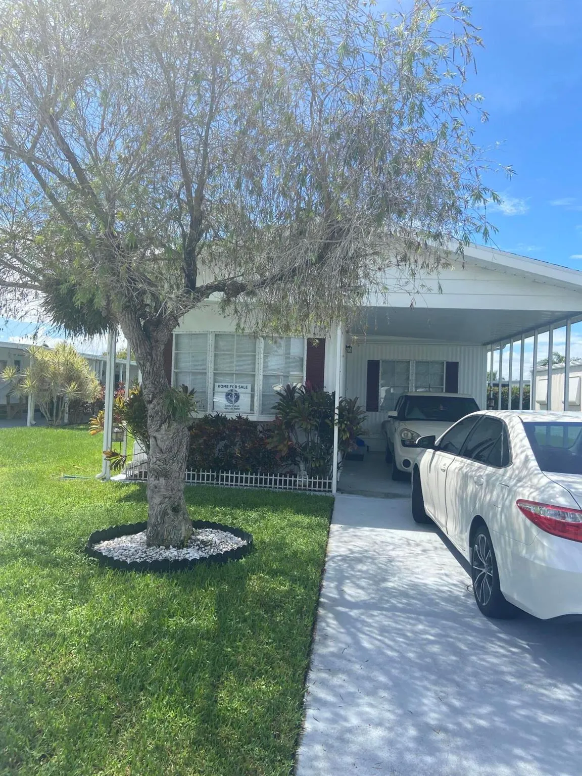 8 Florencia Ln