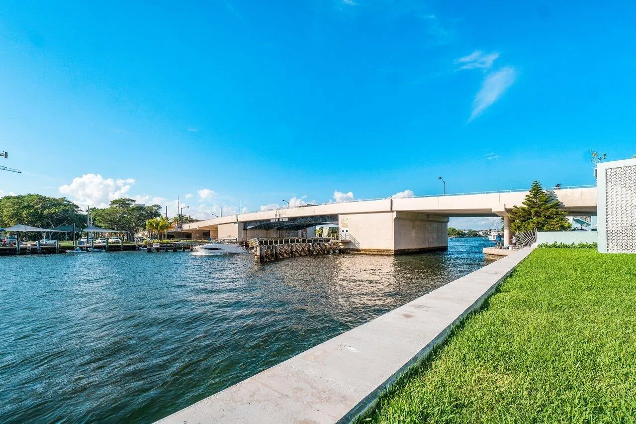 65 SE Spanish Trail, #1040
