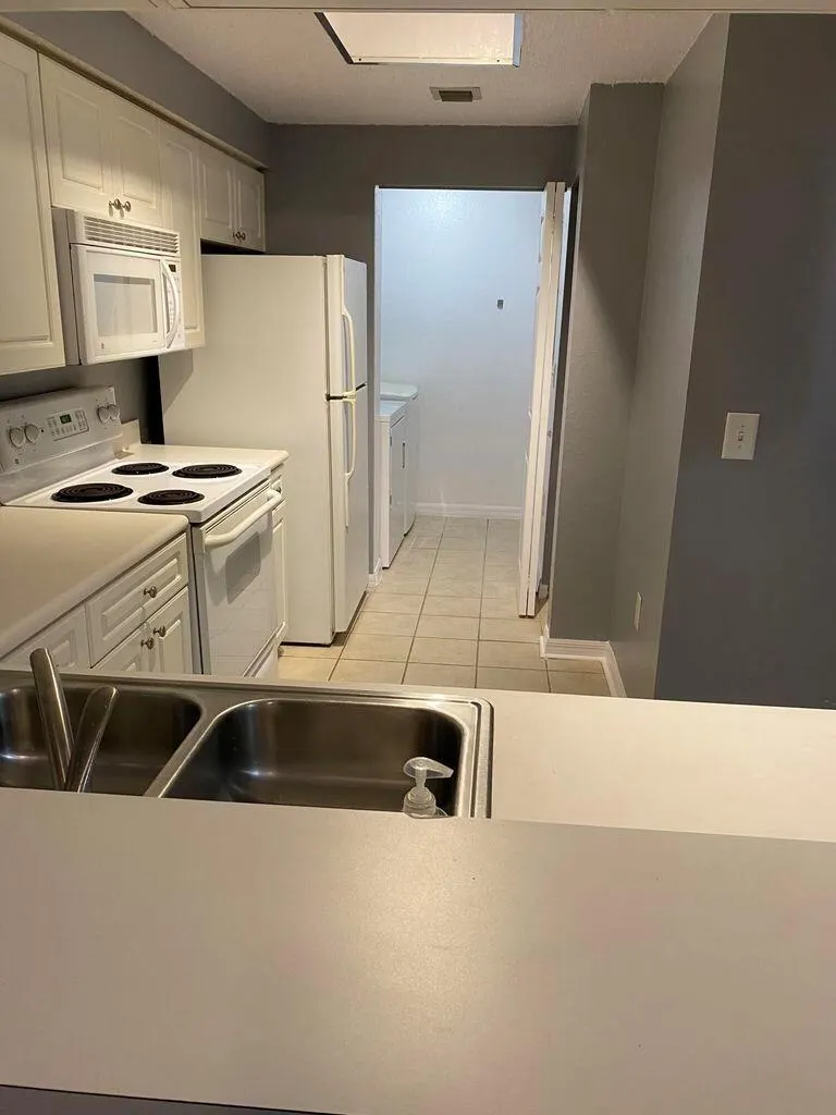 2730 Anzio Court, #208