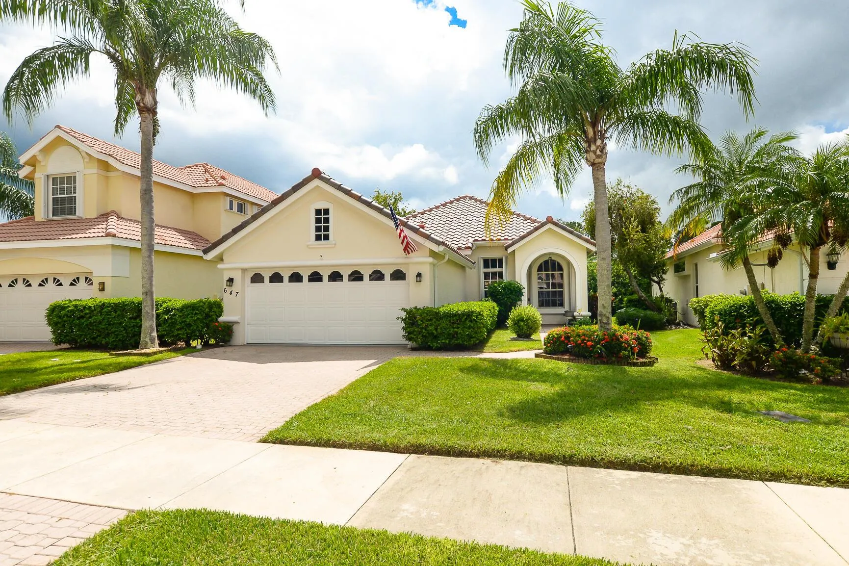647 SW Andros Circle