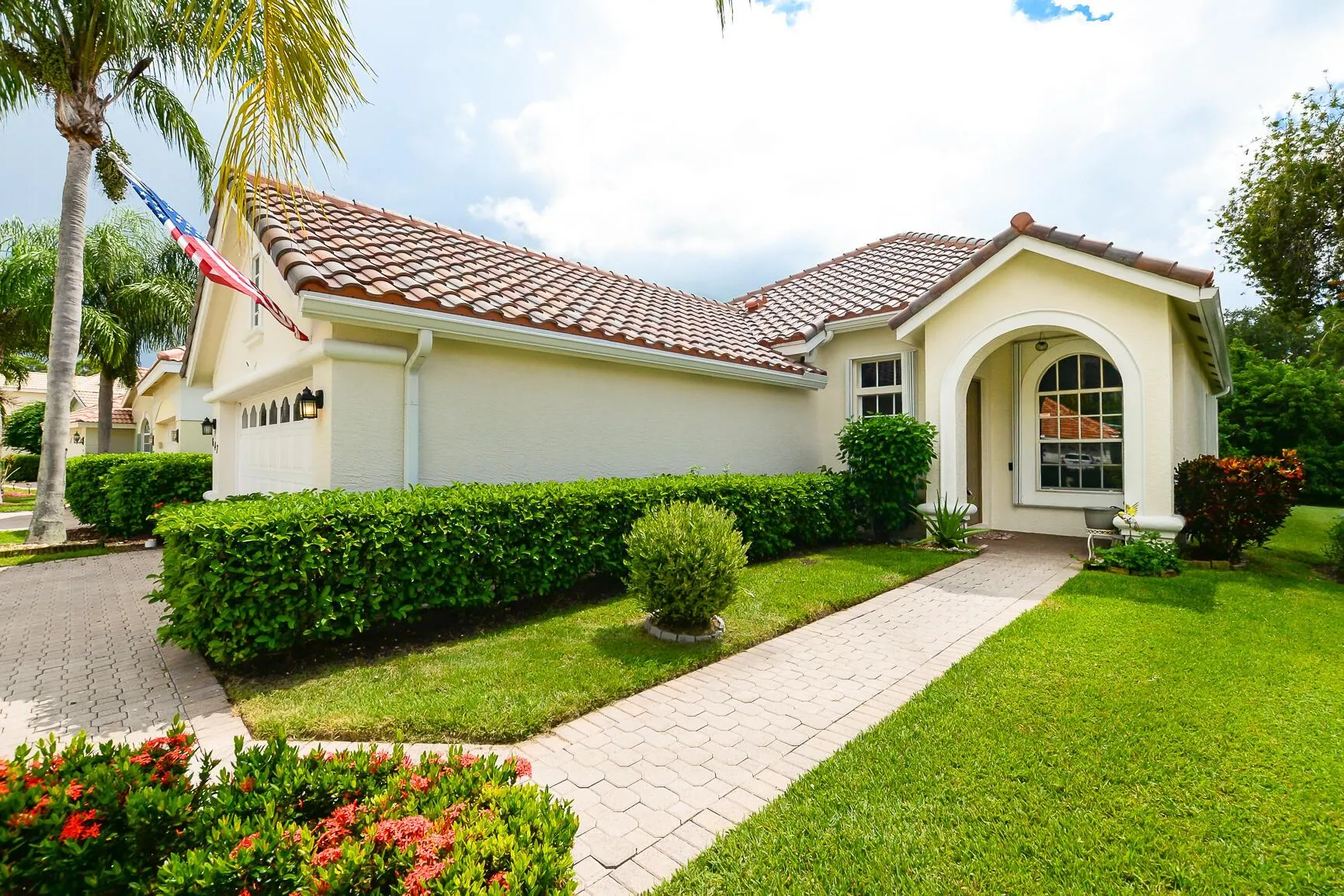 647 SW Andros Circle